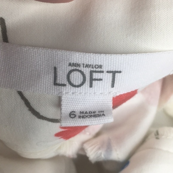 Loft The Riviera Short in cream with floral pint - Picture 4 of 8